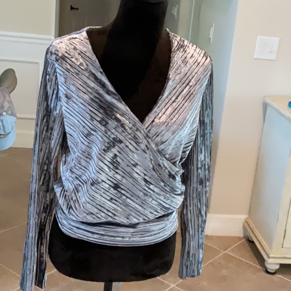 Tahari crushed velvet wrap top, gray, size medium